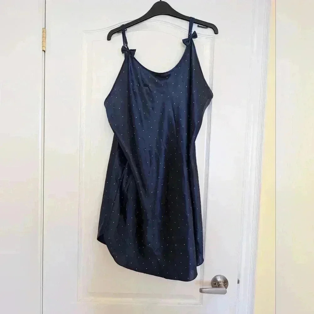 Vintage 3X vanity Fair dark blue and white polka dot chemise